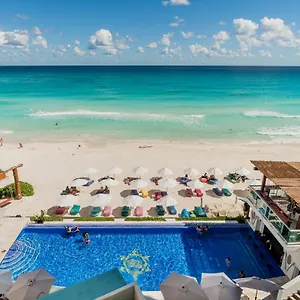  Apartamento *turquoise Escape- Beachfront By Casa Paraiso*